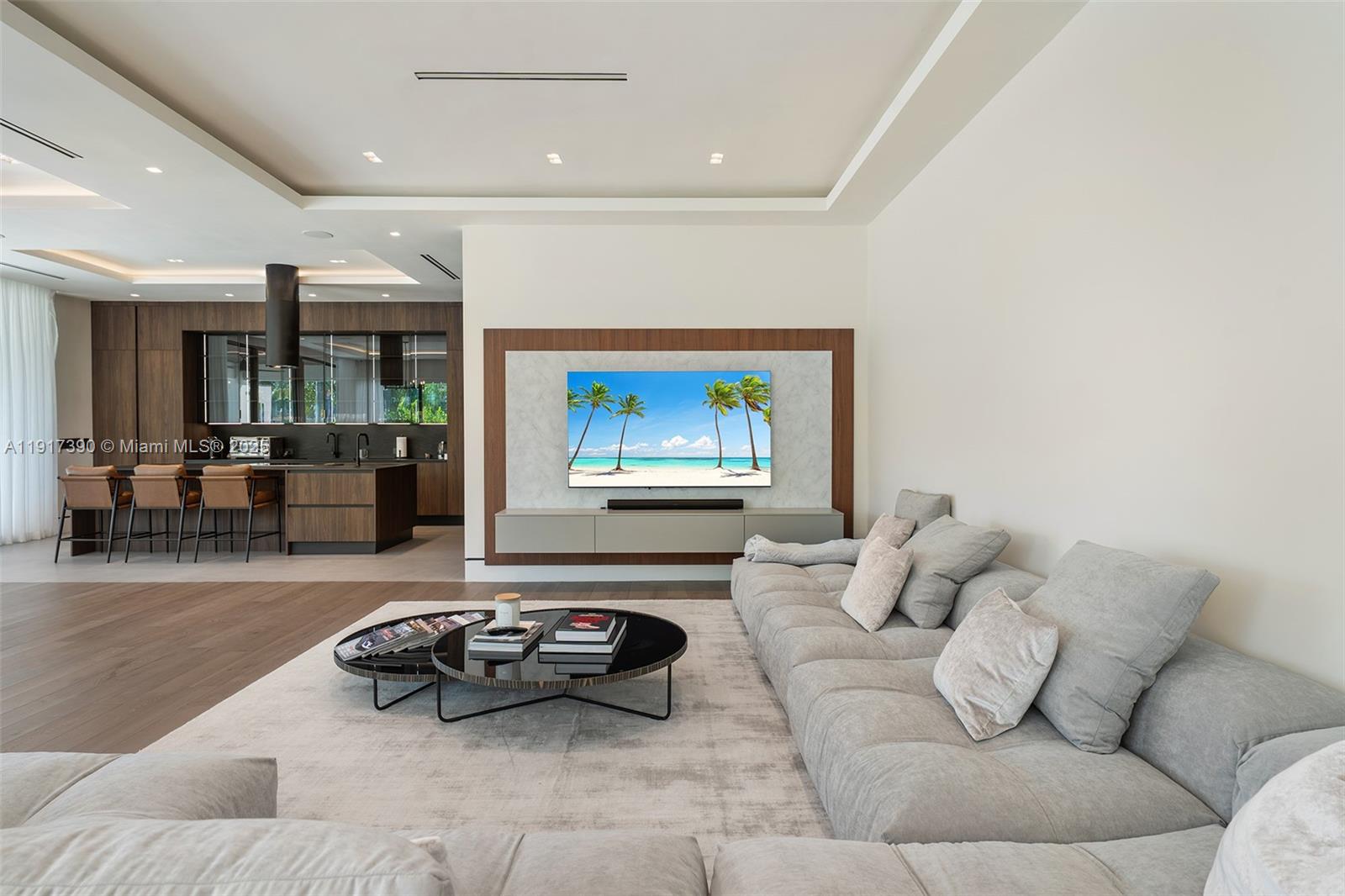 HOLLYWOOD GOLF ESTATES SE - Residential