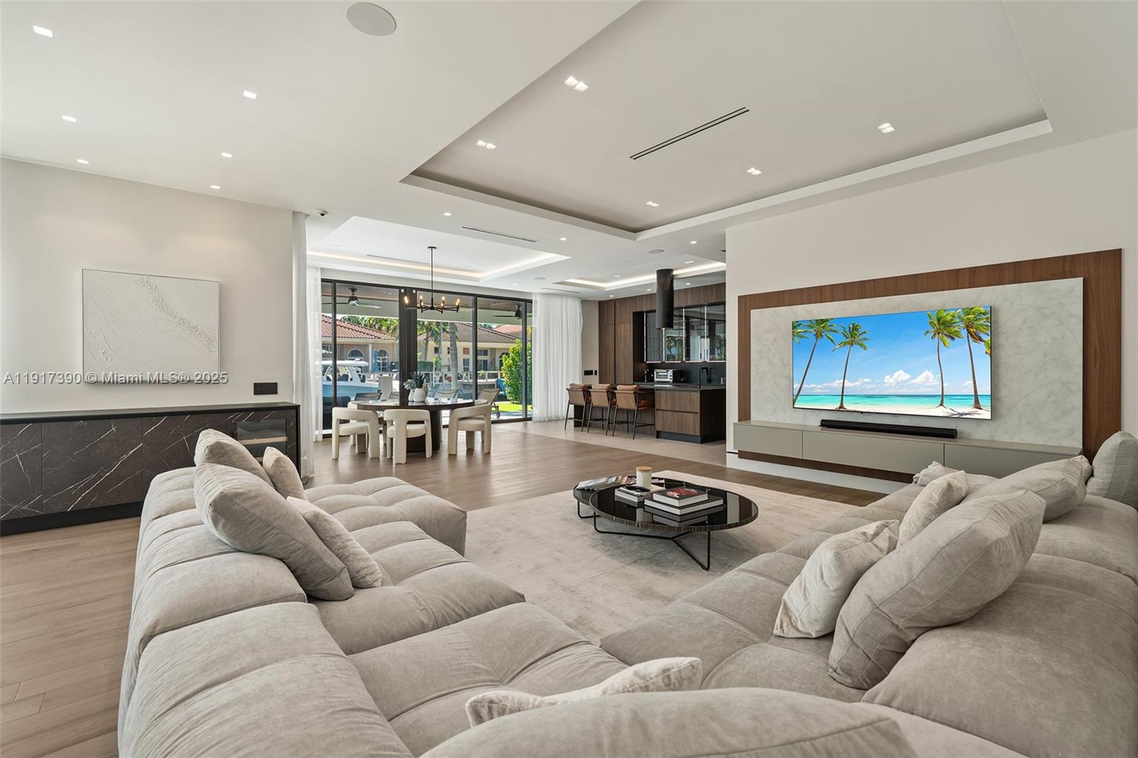 HOLLYWOOD GOLF ESTATES SE - Residential