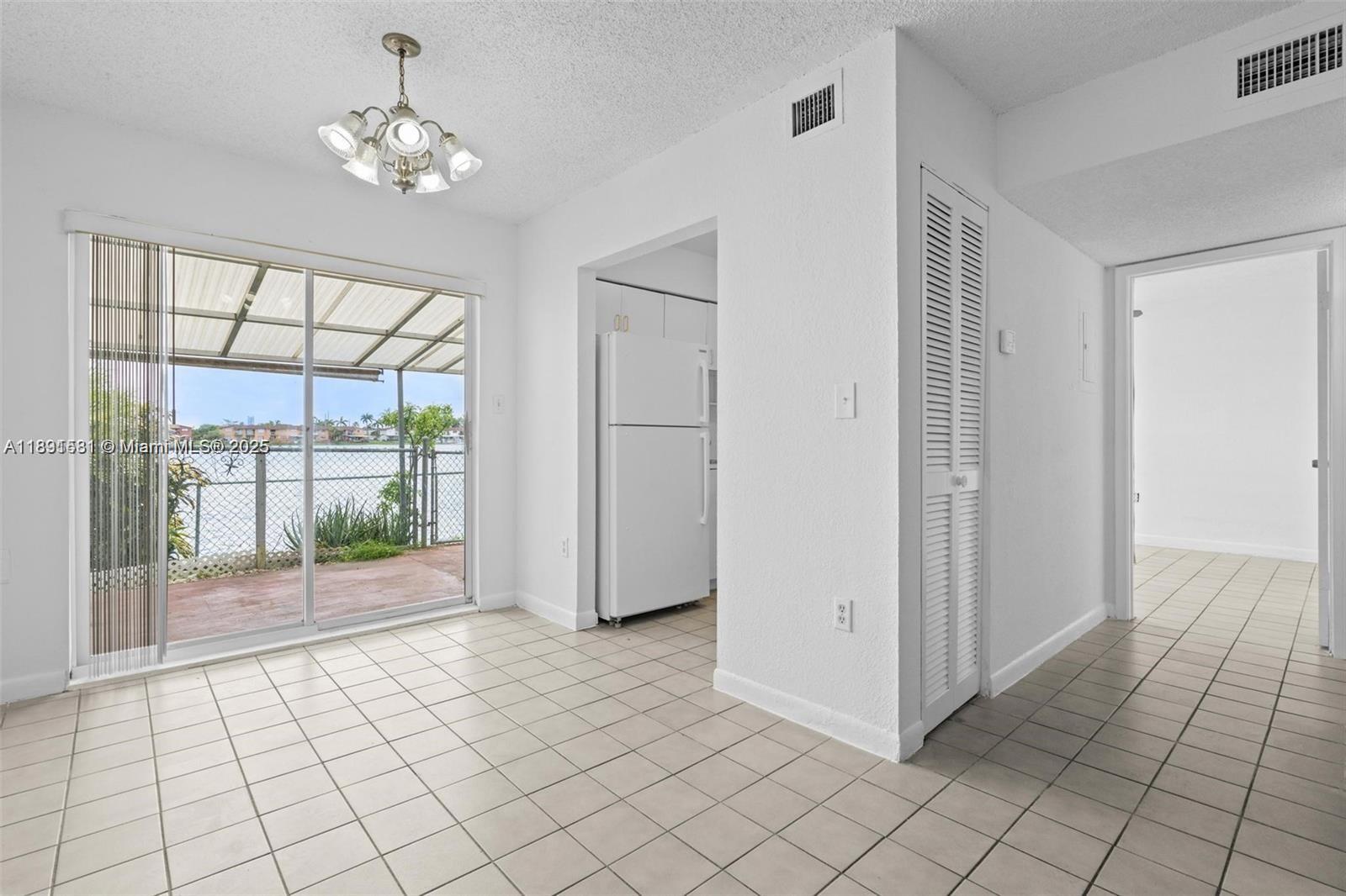 LAGO AZUL CONDO - Residential Lease