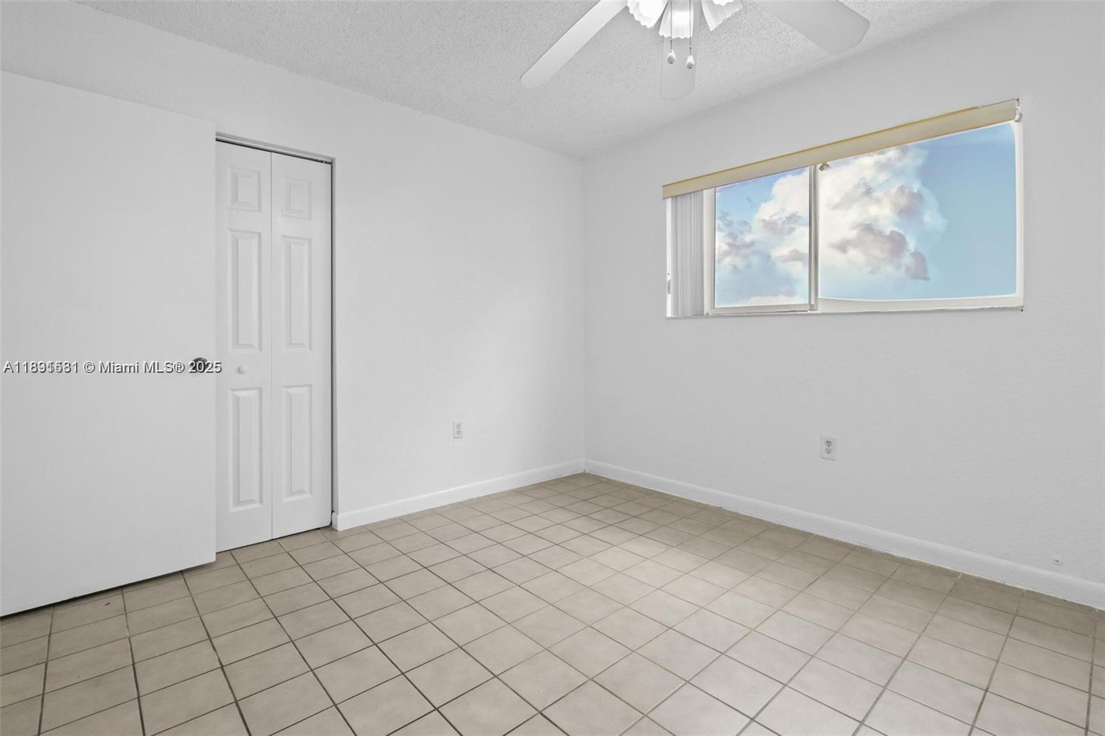 LAGO AZUL CONDO - Residential Lease