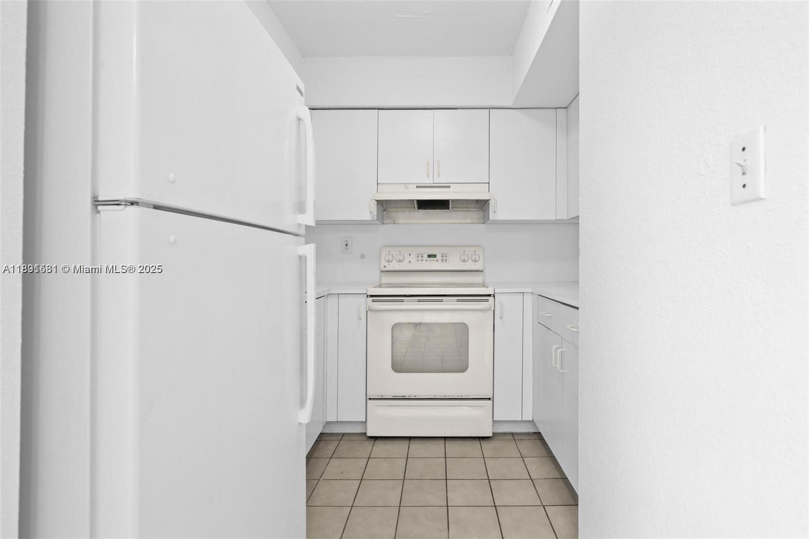 LAGO AZUL CONDO - Residential Lease