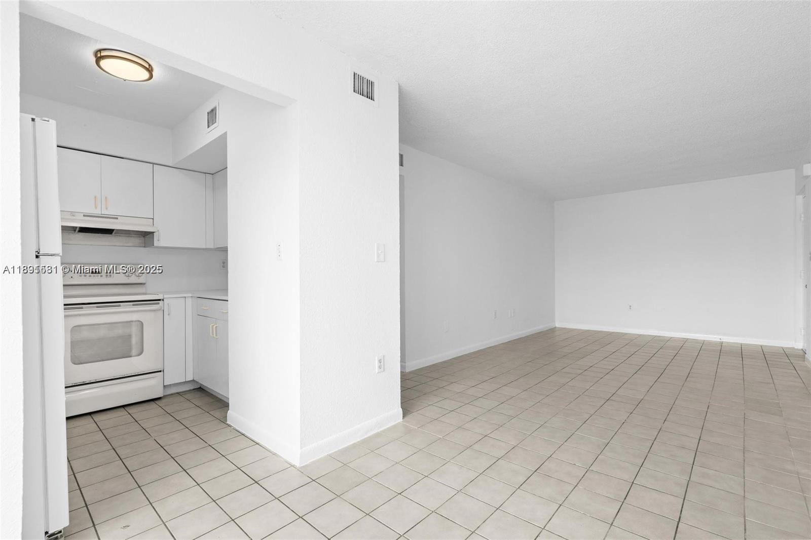 LAGO AZUL CONDO - Residential Lease