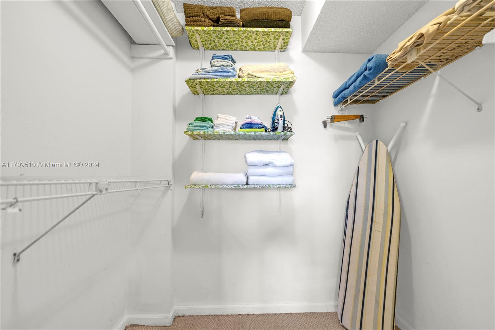 HOLLYBROOK GOLF AND TENNIS - Residential