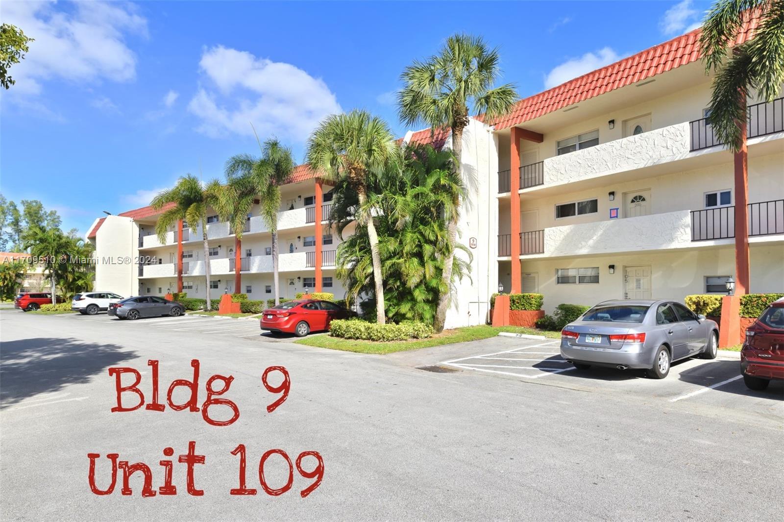 HOLLYBROOK GOLF AND TENNIS - Residential