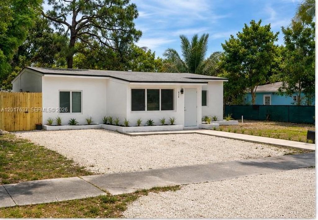 Photo of 416 SW 25th Ave, Fort Lauderdale, FL 33312 (MLS # A12017637)