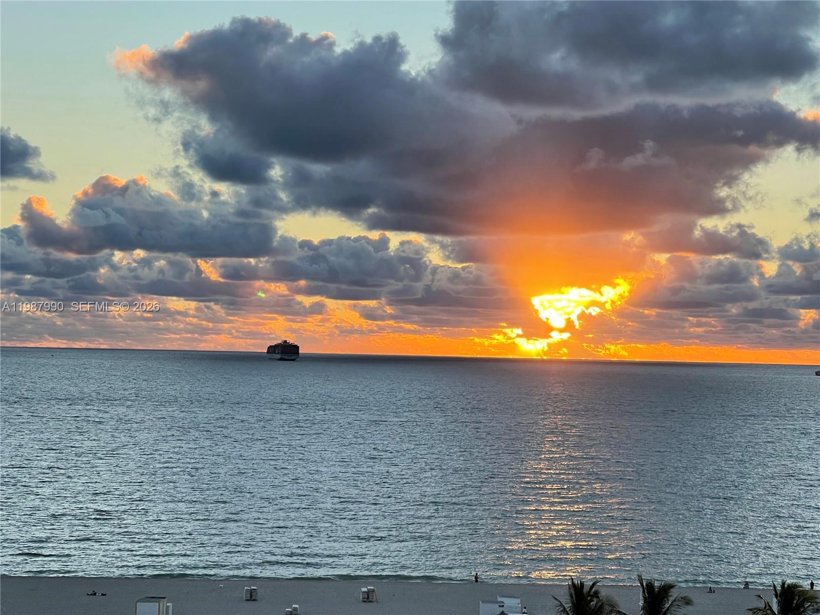 THE DECOPLAGE CONDO - Residential Lease