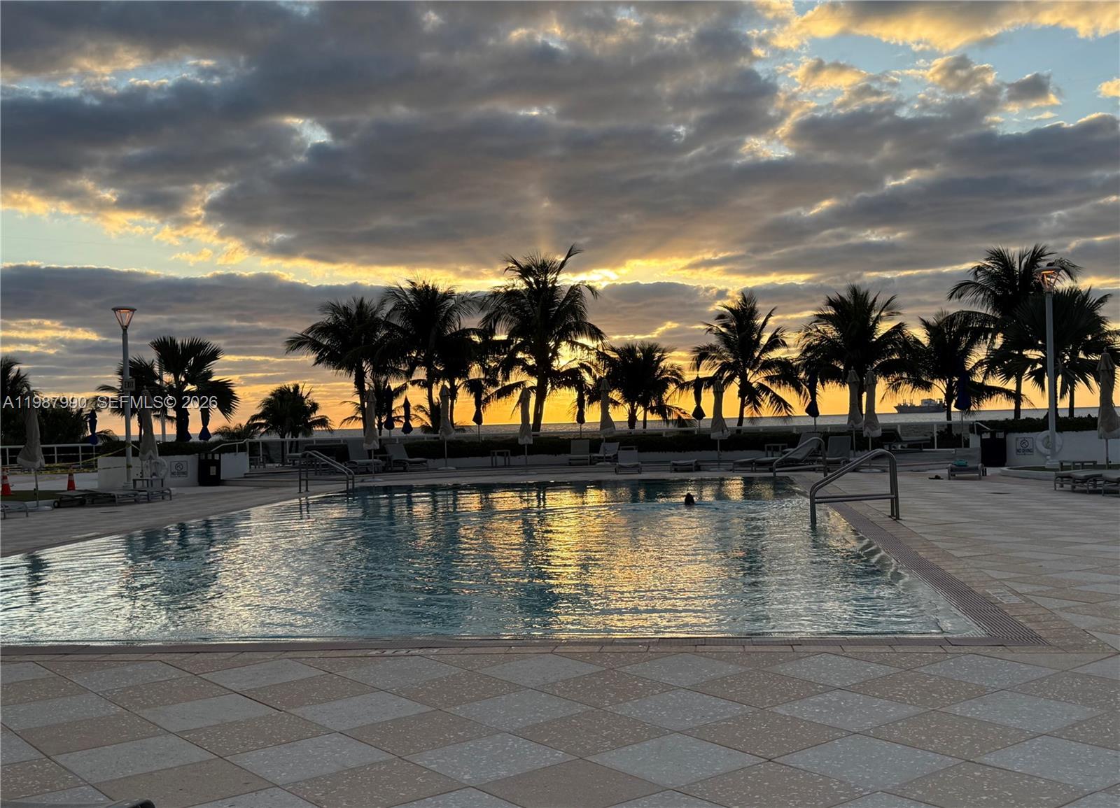 THE DECOPLAGE CONDO - Residential Lease