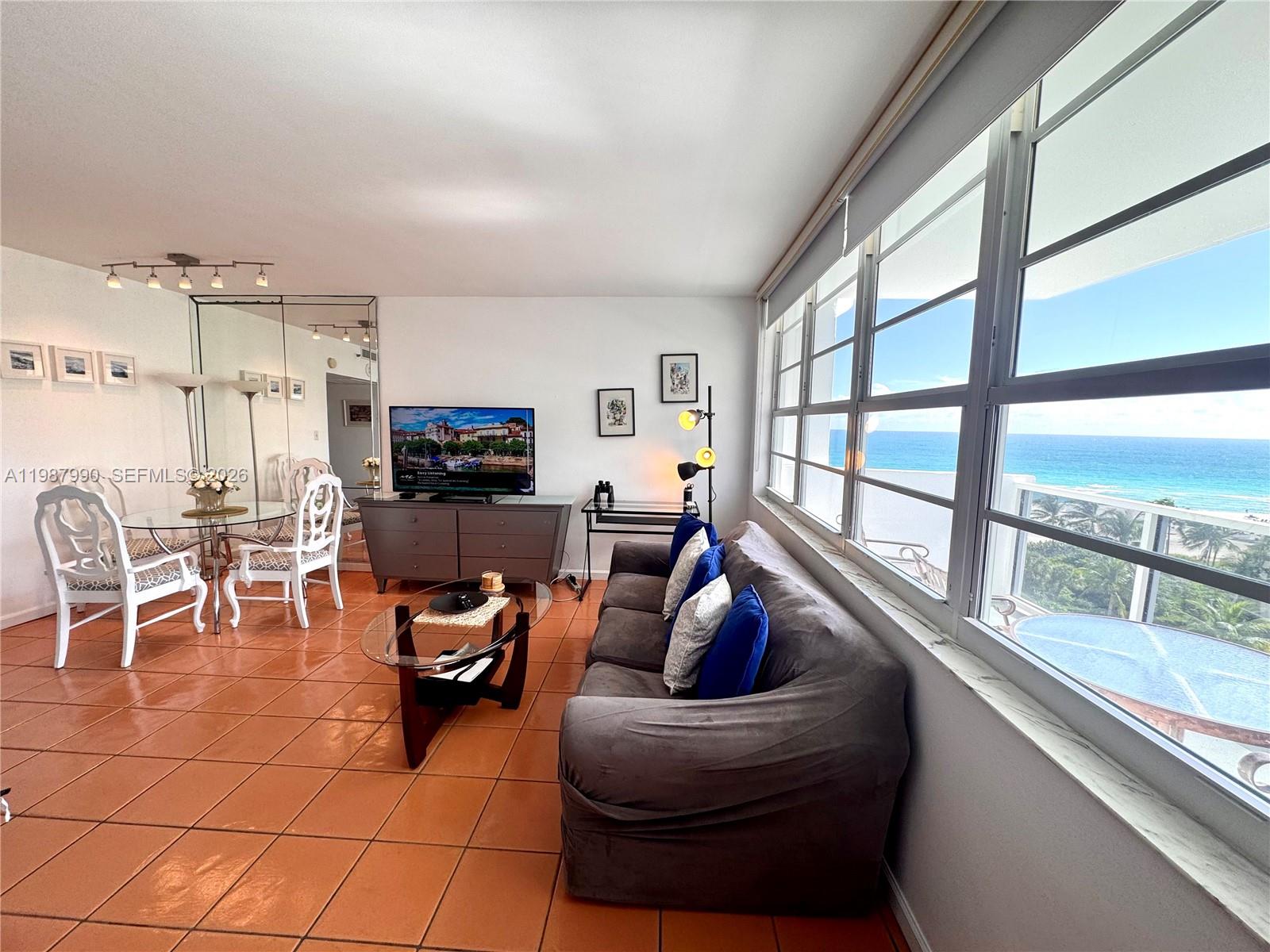 THE DECOPLAGE CONDO - Residential Lease