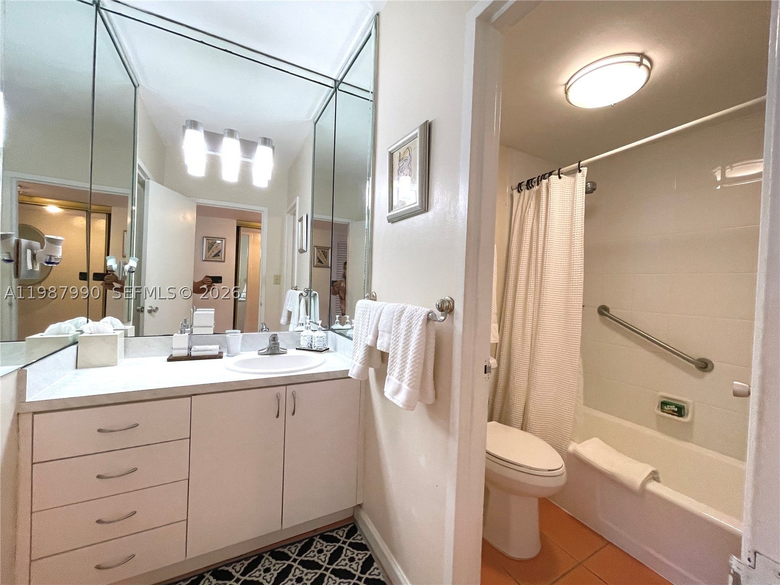 100 Lincoln Rd 836