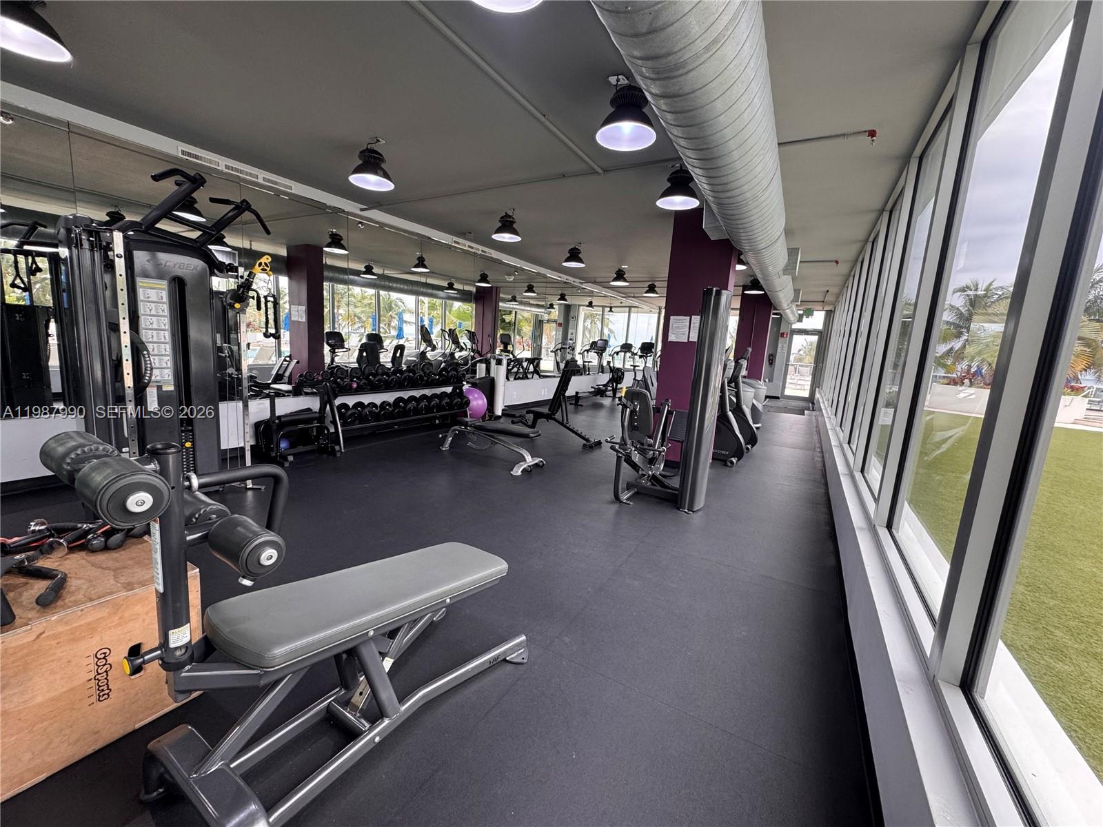 THE DECOPLAGE CONDO - Residential Lease