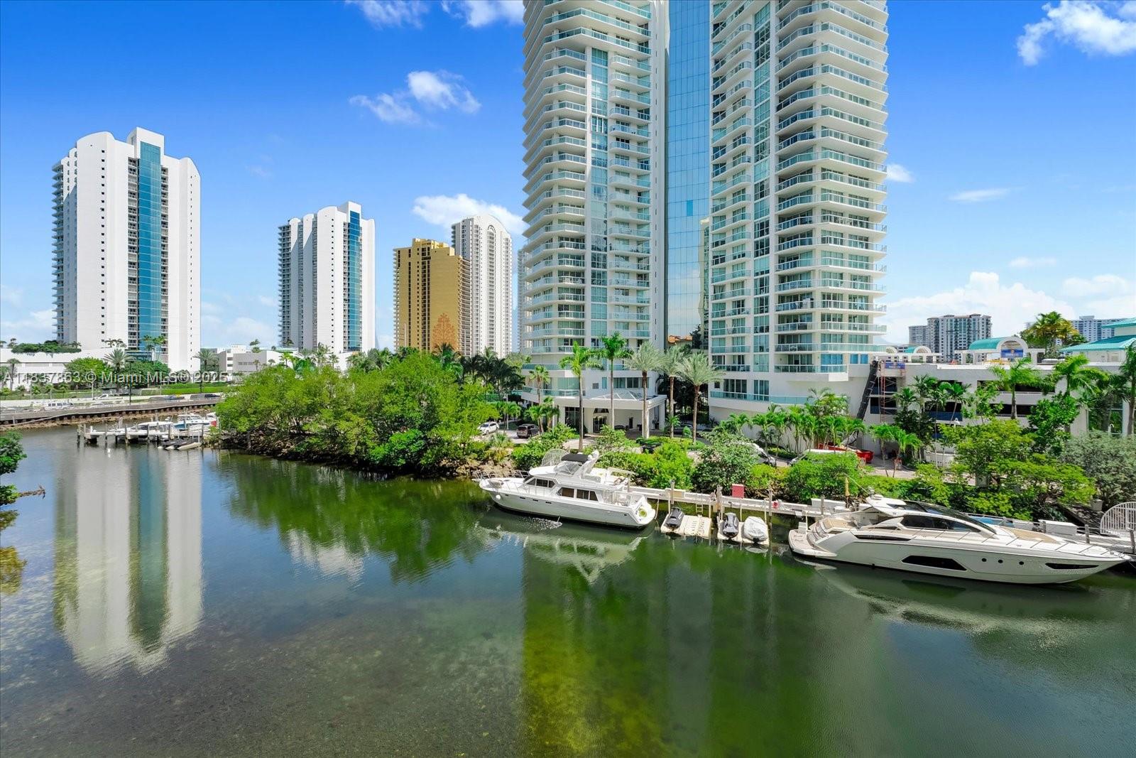 ST TROPEZ ON THE BAY II C - Residential