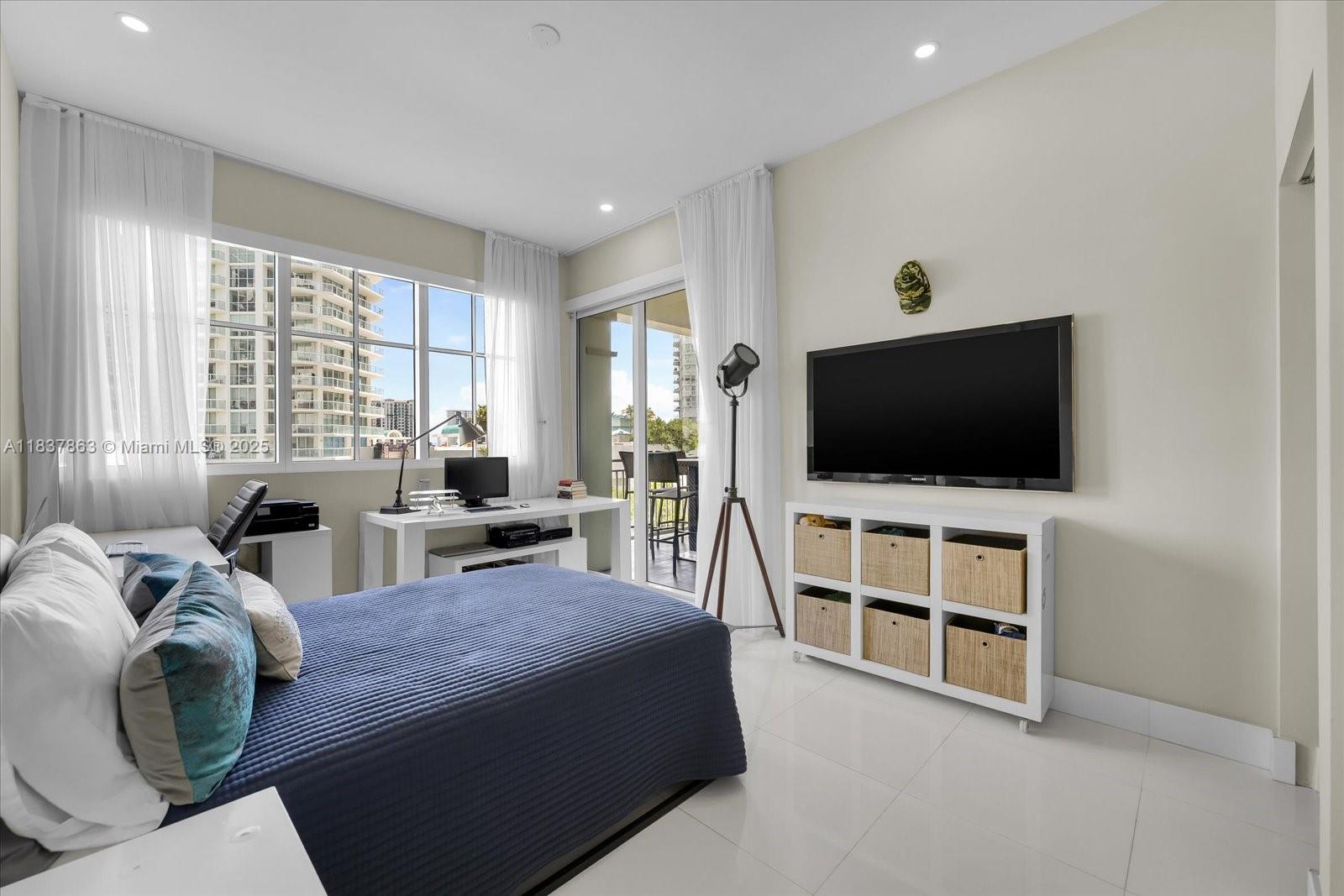 ST TROPEZ ON THE BAY II C - Residential