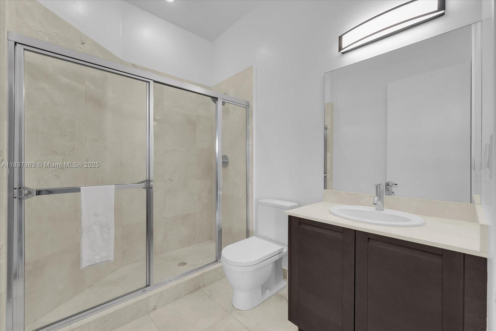 ST TROPEZ ON THE BAY II C - Residential