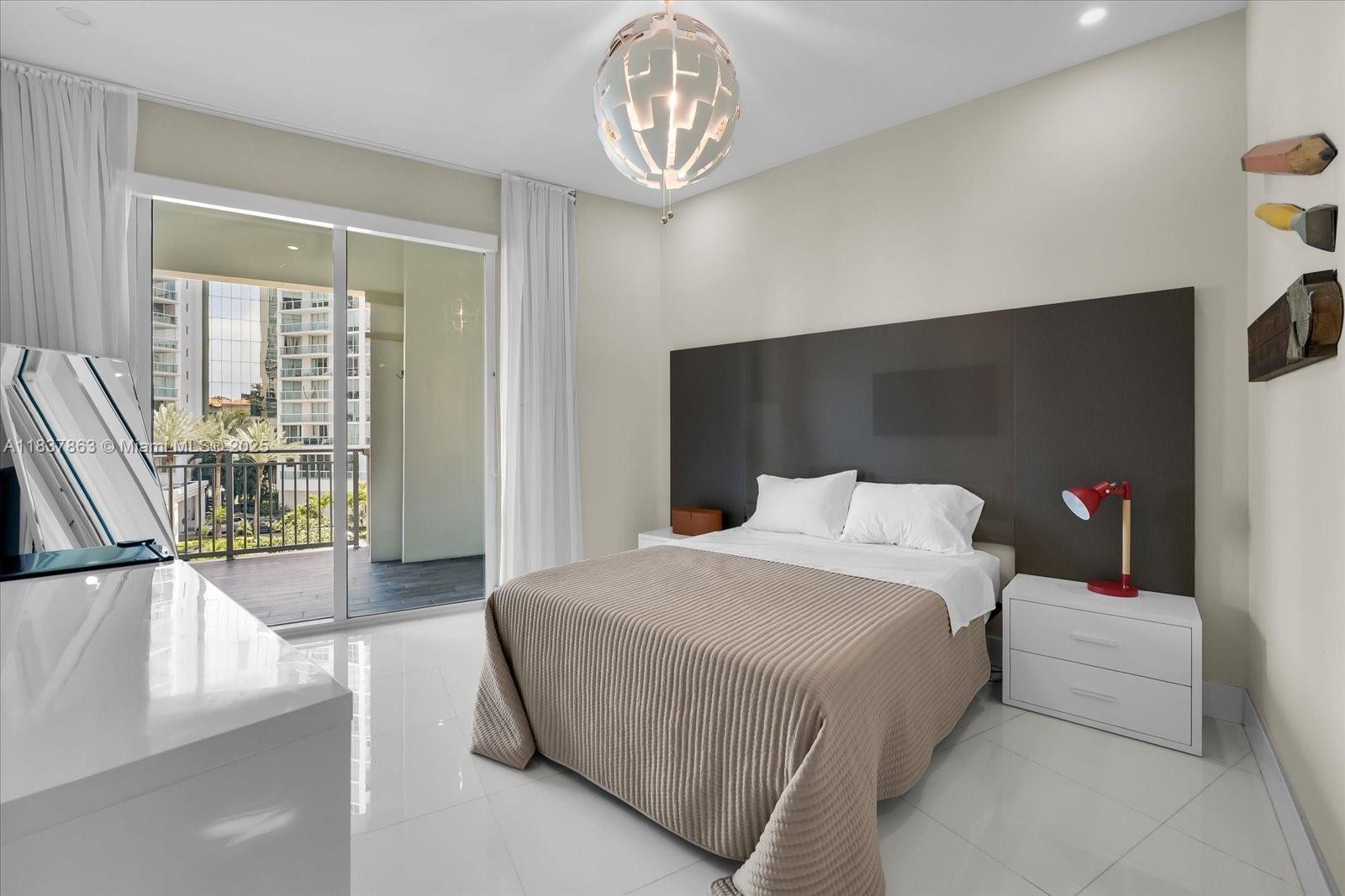 ST TROPEZ ON THE BAY II C - Residential