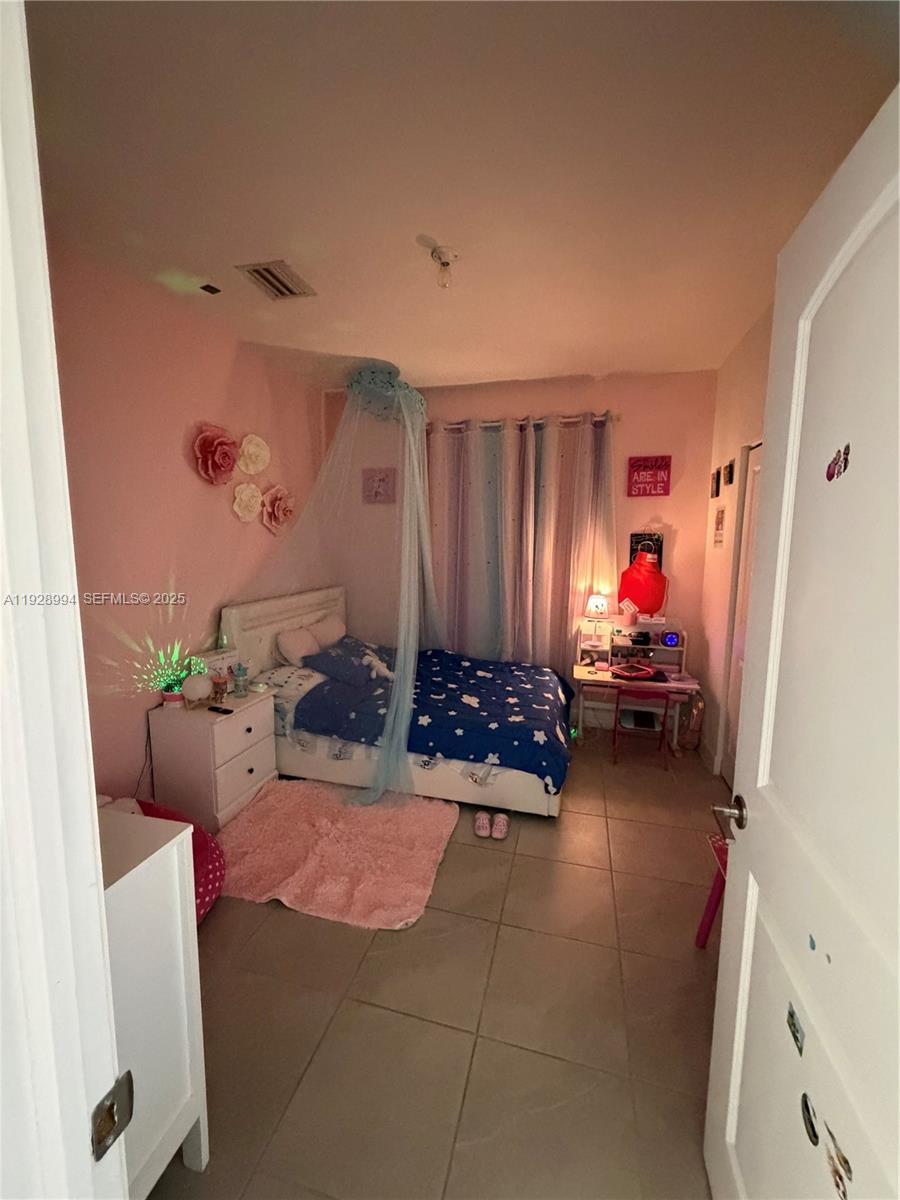 PINE ISLE - Residential