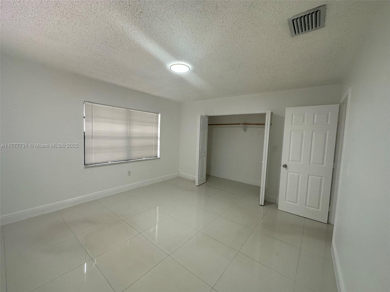 SUNLAND HOMES - Residential Lease