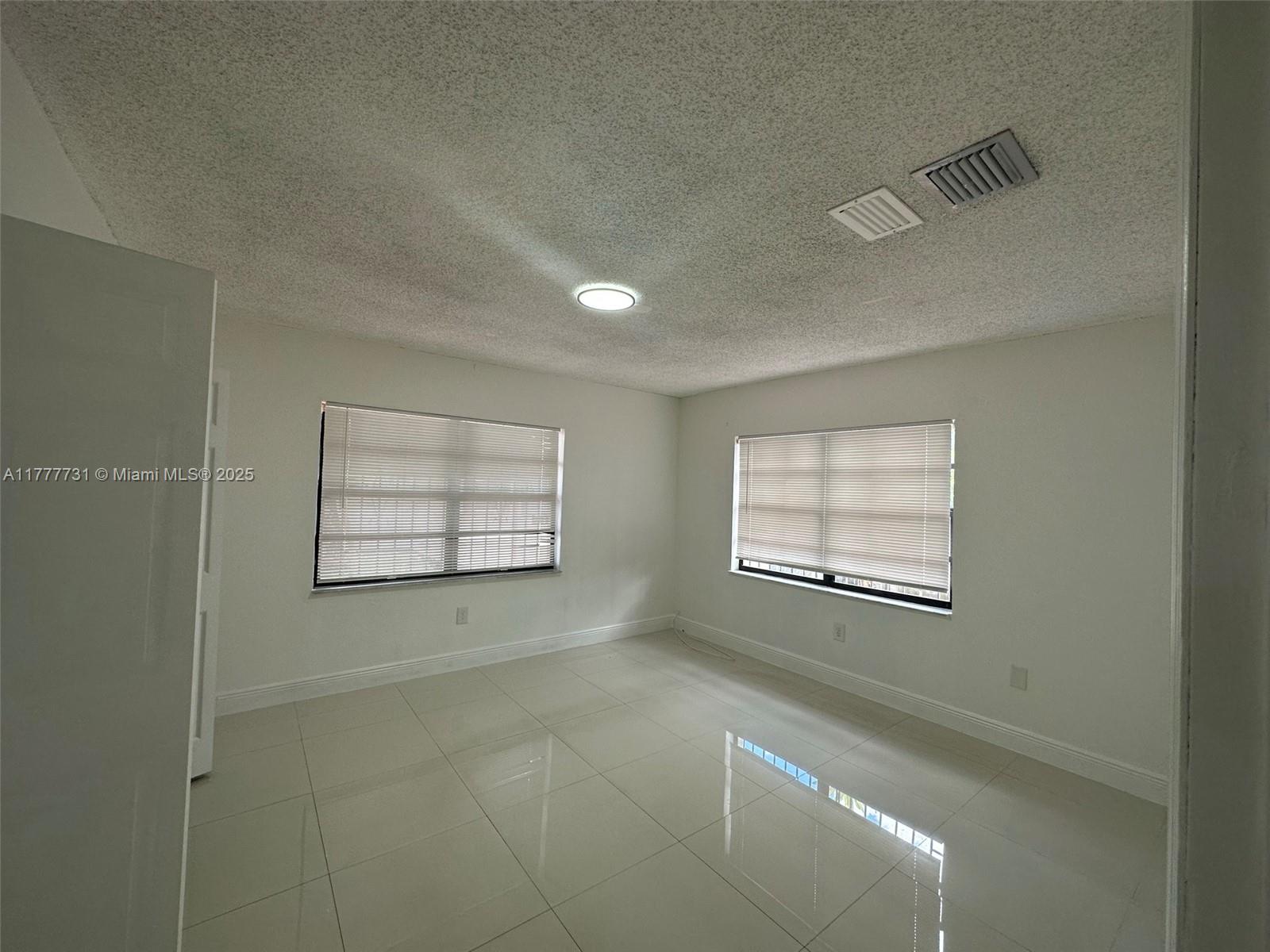 SUNLAND HOMES - Residential Lease