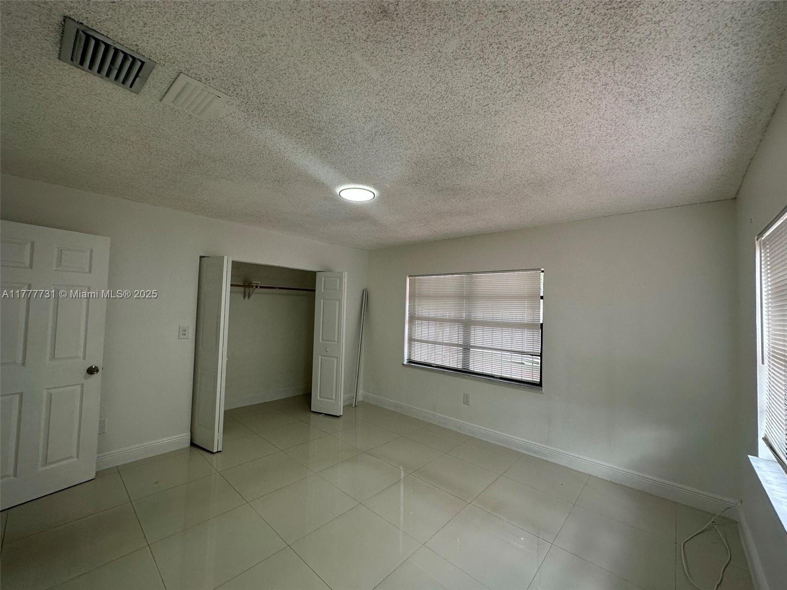 SUNLAND HOMES - Residential Lease