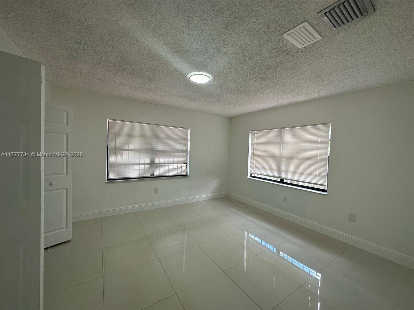 SUNLAND HOMES - Residential Lease