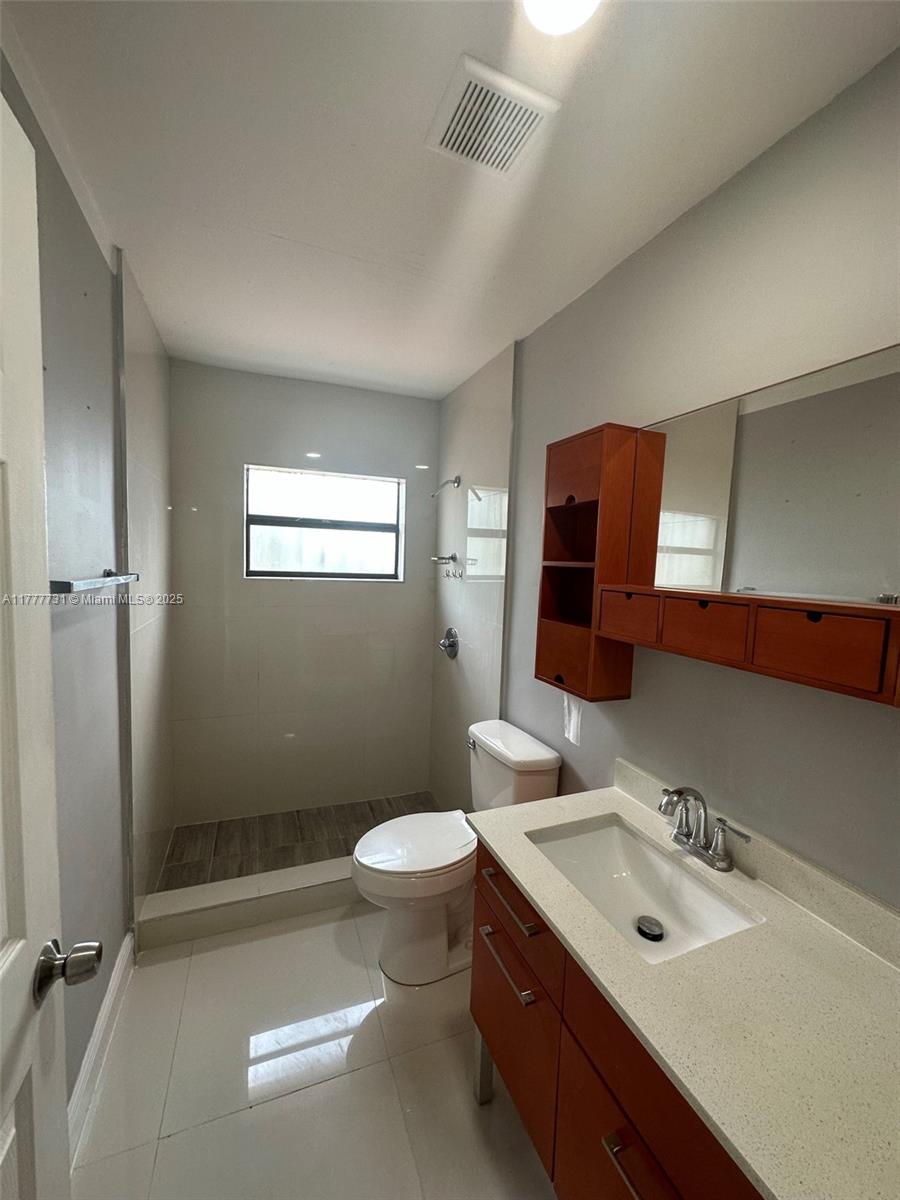 SUNLAND HOMES - Residential Lease