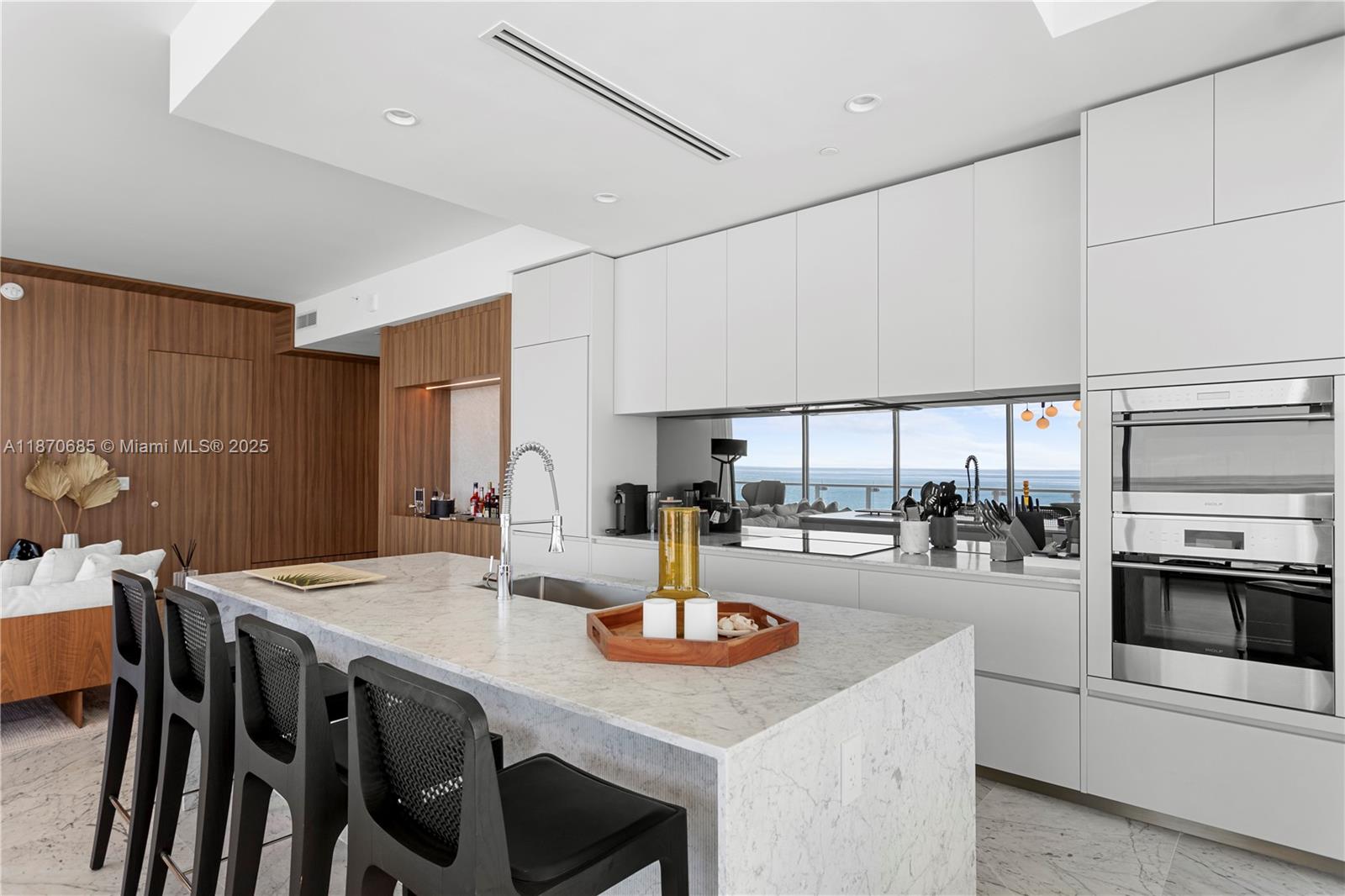 5775 Collins Ave 503