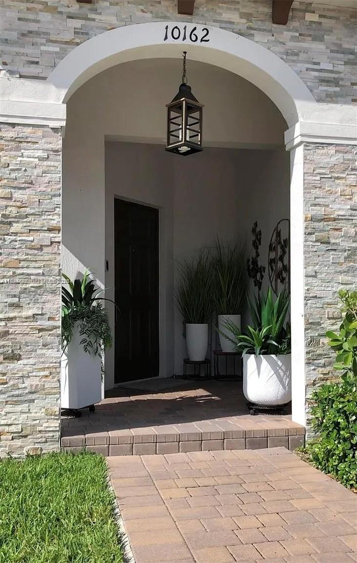 ENCLAVE SOUTH PHASE 2 - Residential