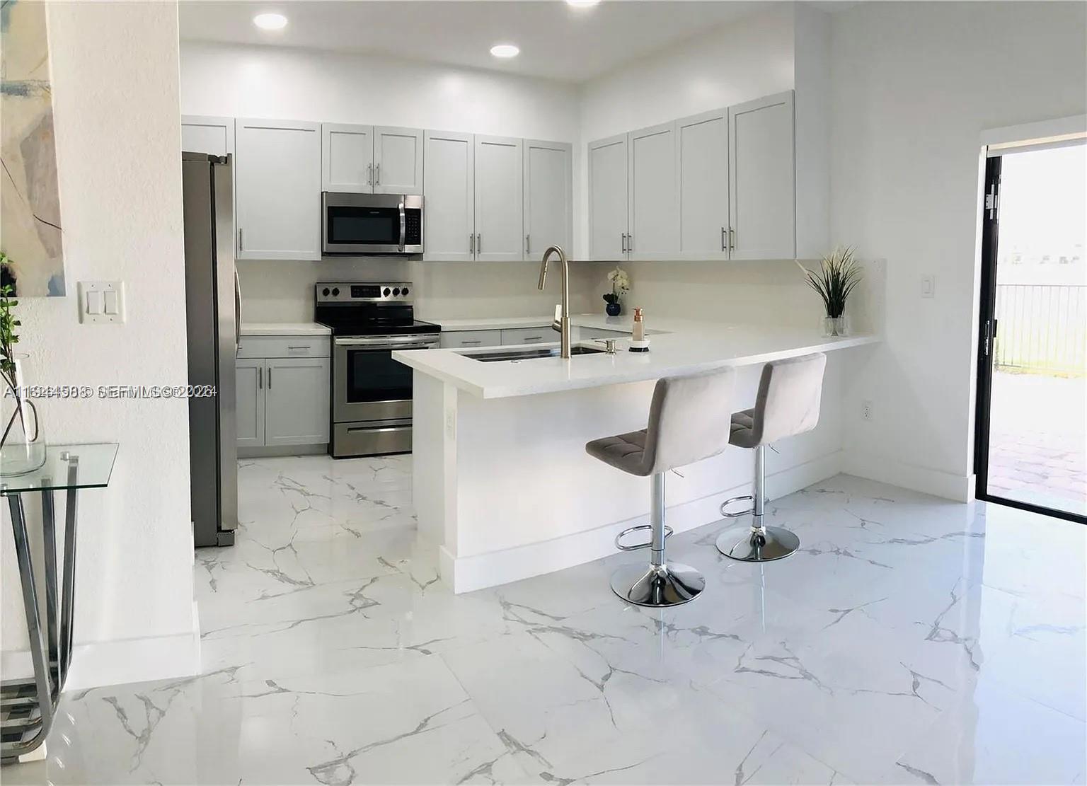 ENCLAVE SOUTH PHASE 2 - Residential