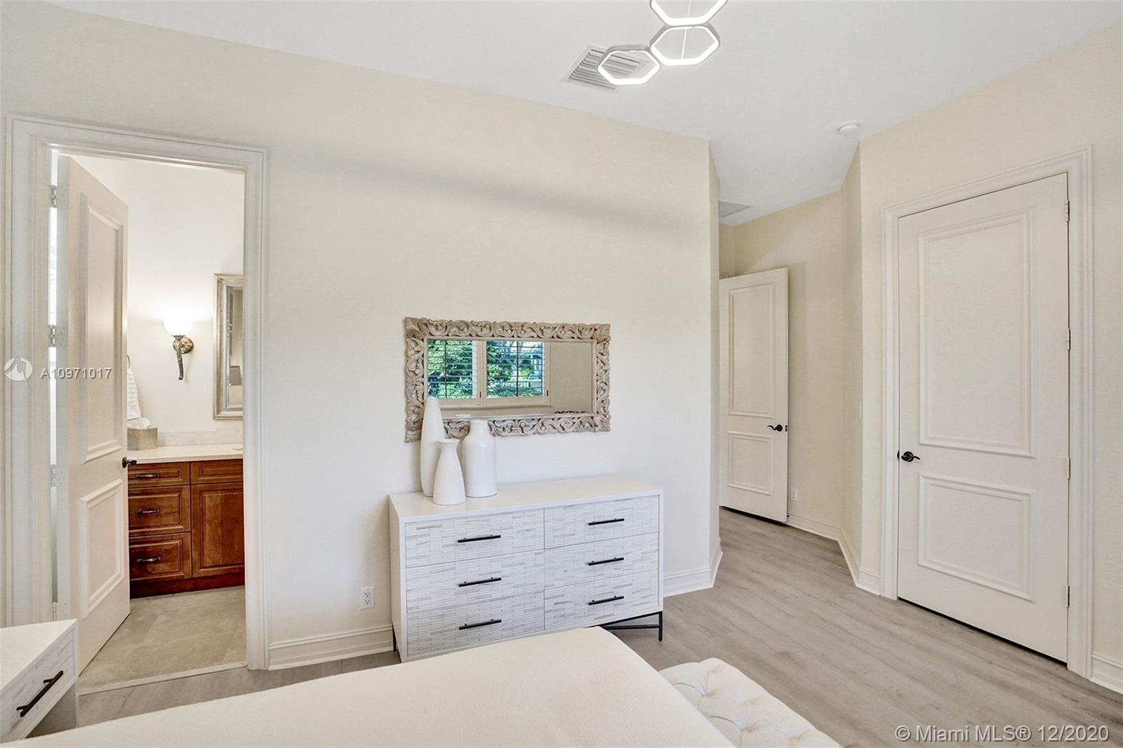 BAY COLONY SEC OF LANDING - Residential