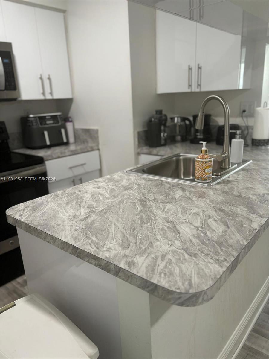 ANTIGUA AT CNTRY CLUBOF M - Residential Lease