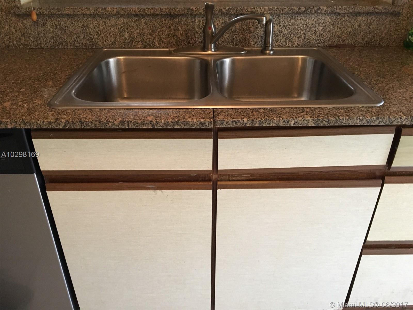 LAS OLAS BY THE SEA EXT - Residential