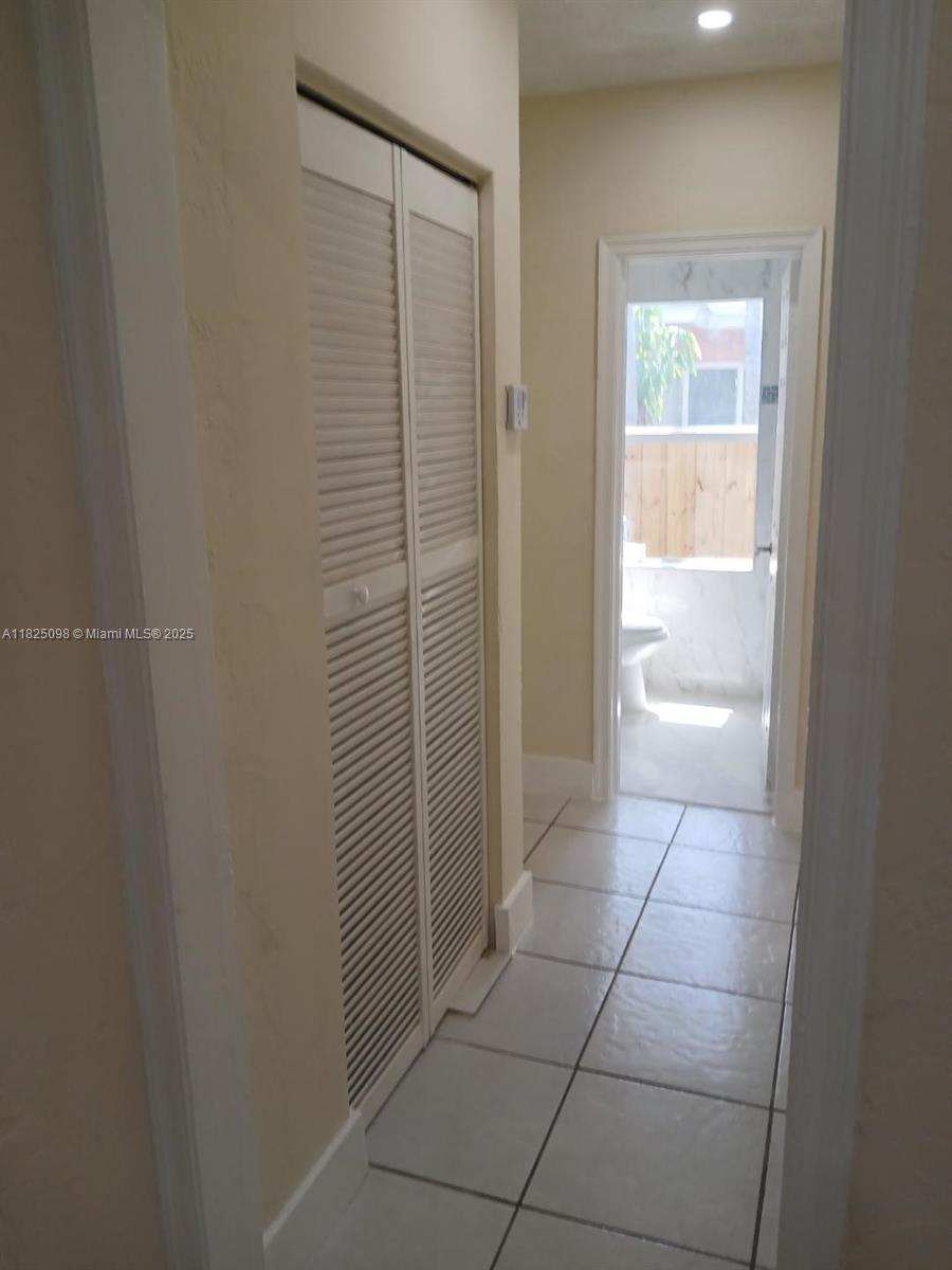 HOLLYWOOD - Residential Income