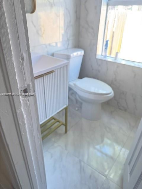 HOLLYWOOD - Residential Income