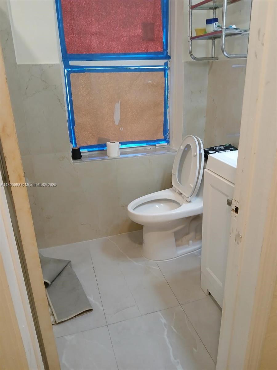 HOLLYWOOD - Residential Income