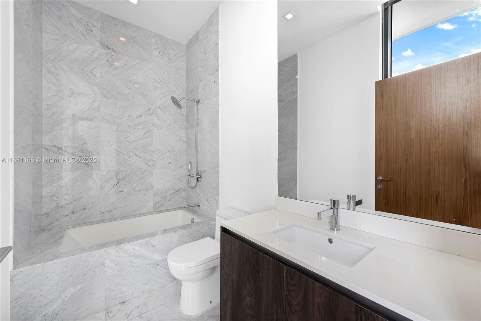 GRAN PARAISO CONDO - Residential Lease