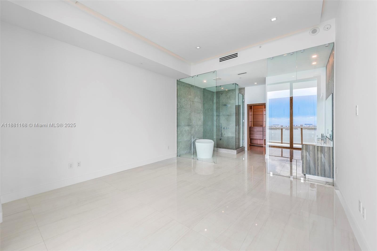 GRAN PARAISO CONDO - Residential Lease