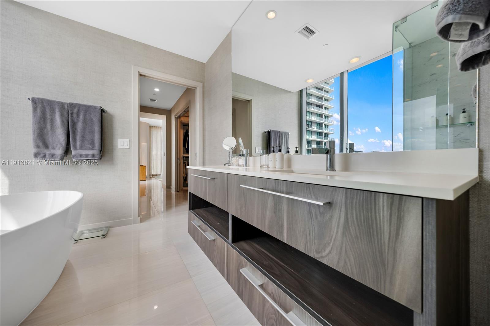 GRAN PARAISO CONDO - Residential Lease