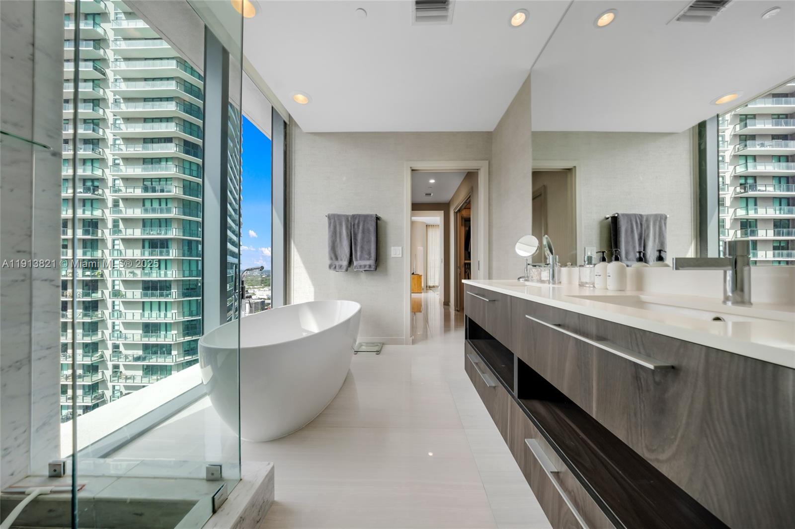 GRAN PARAISO CONDO - Residential Lease