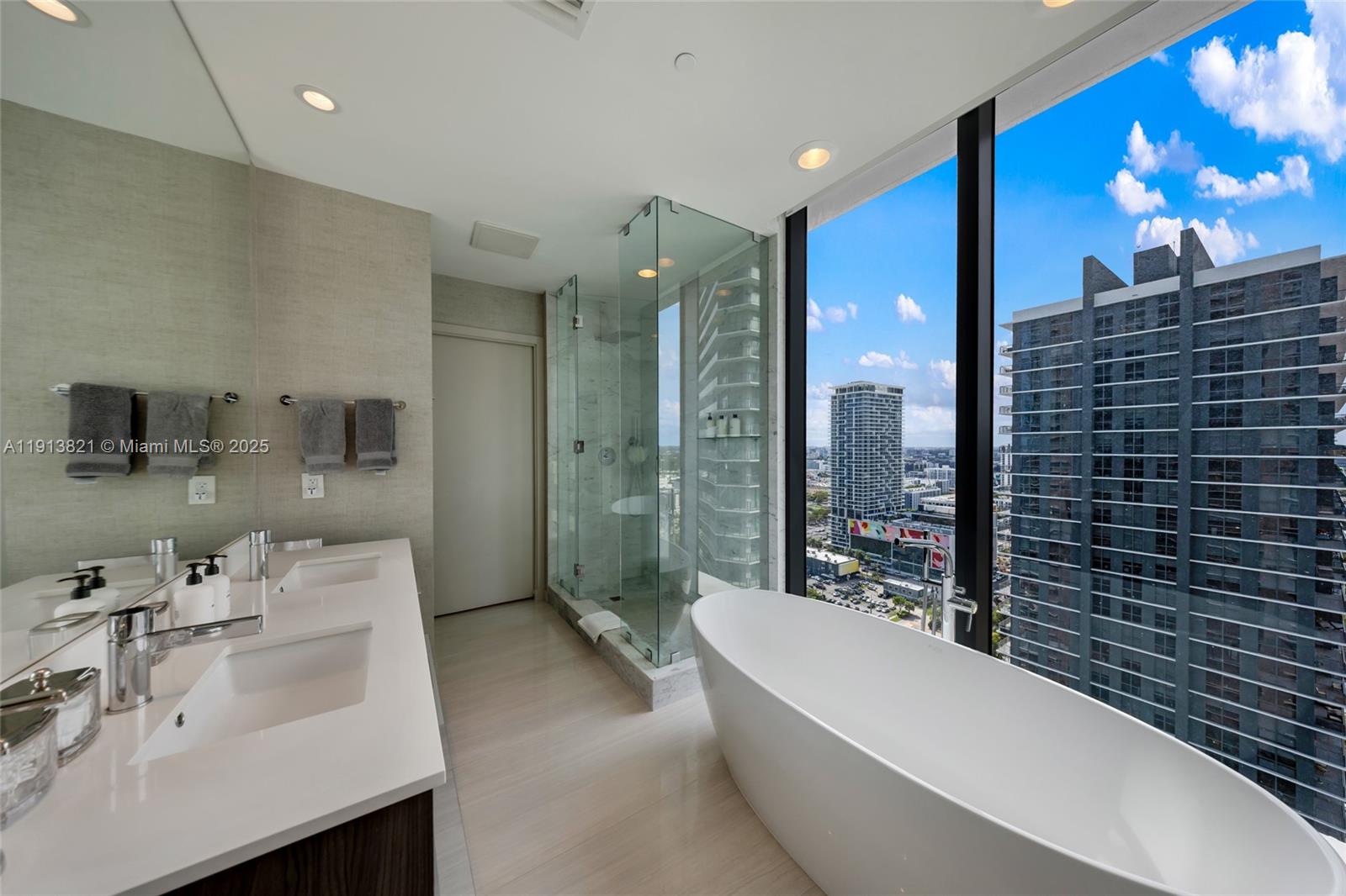 GRAN PARAISO CONDO - Residential Lease