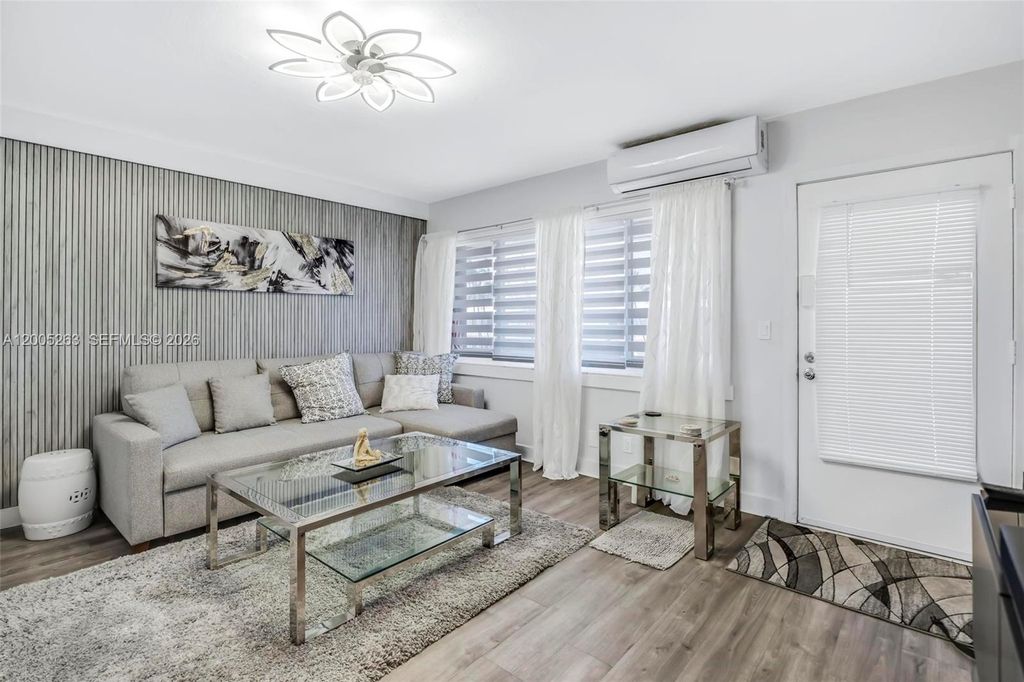 Photo of 901 SW 11th Ave #17H, Hallandale Beach, FL 33009 (MLS # A12005263)