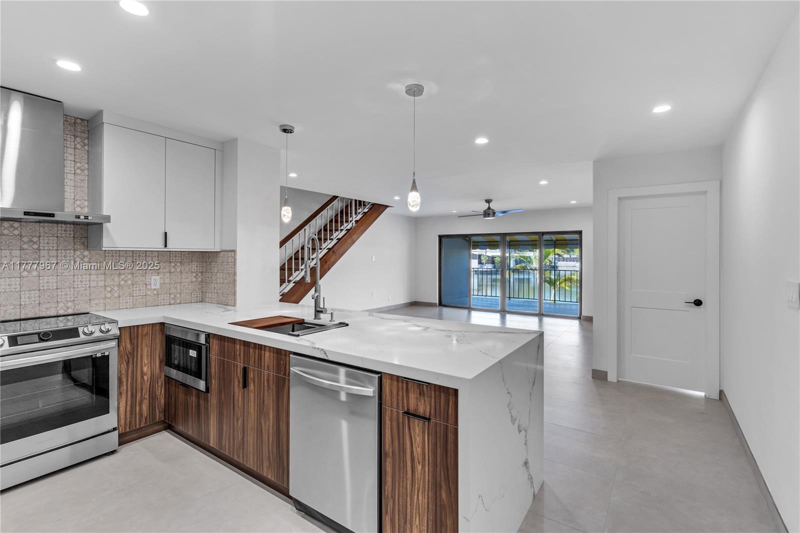 6409 Windmill Gate Rd 6409, Miami Lakes, Miami-Dade County, Florida - 4 Bedrooms  
3 Bathrooms - 