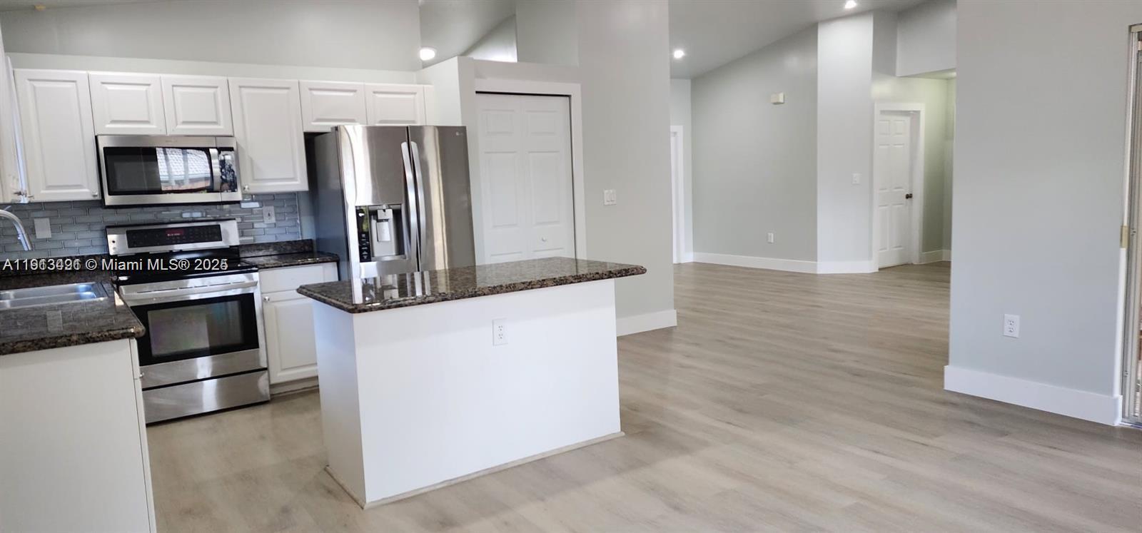 KENDALL FAMILY ESTATES PH - Residential Lease