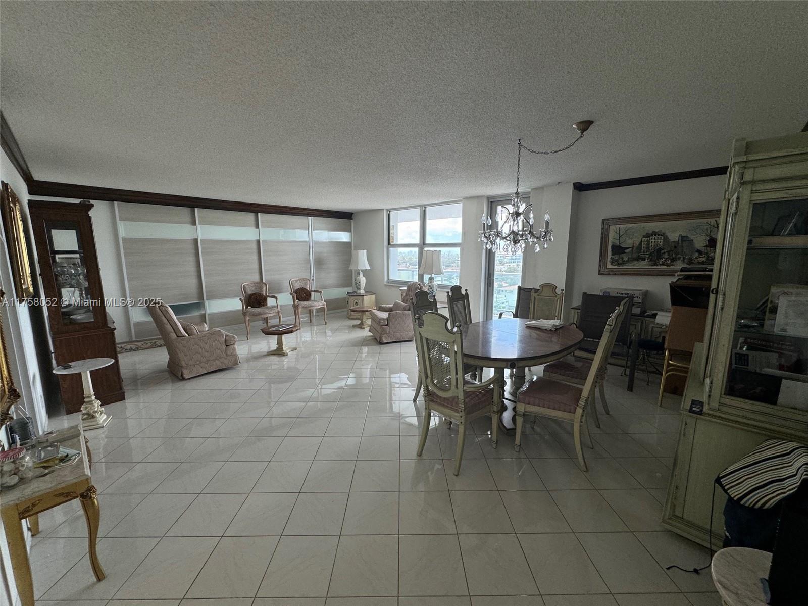 9511 Collins Ave 909