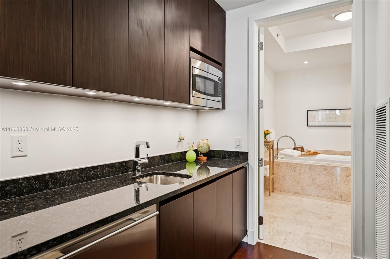 BAL HARBOUR NORTH SOUTH C - Residential Lease