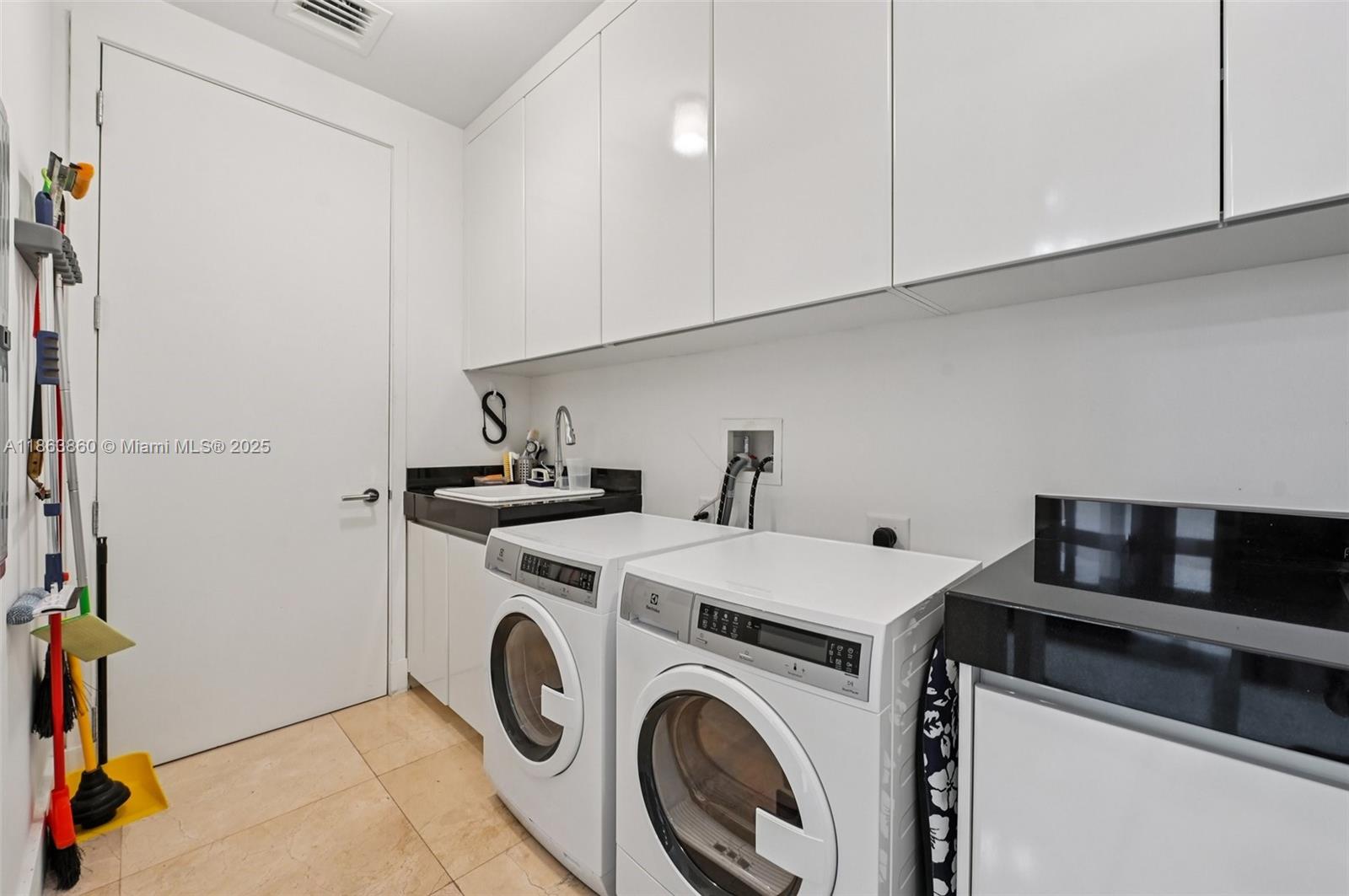 BAL HARBOUR NORTH SOUTH C - Residential Lease