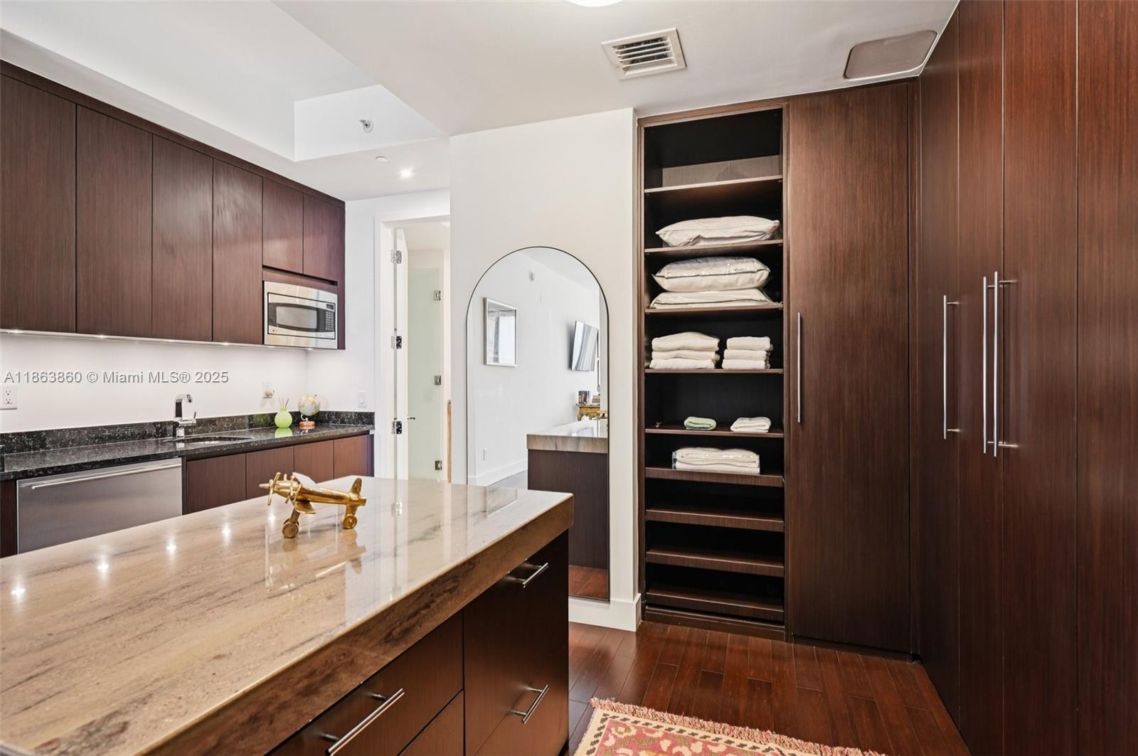 BAL HARBOUR NORTH SOUTH C - Residential Lease