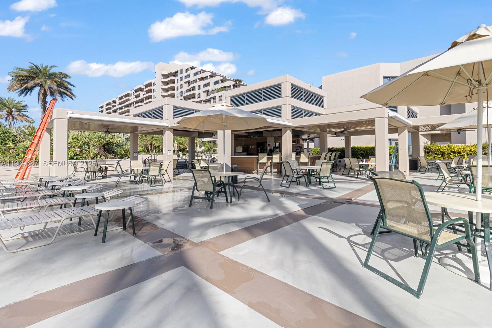 THE EMERALDBAY @ KEY COLO - Residential