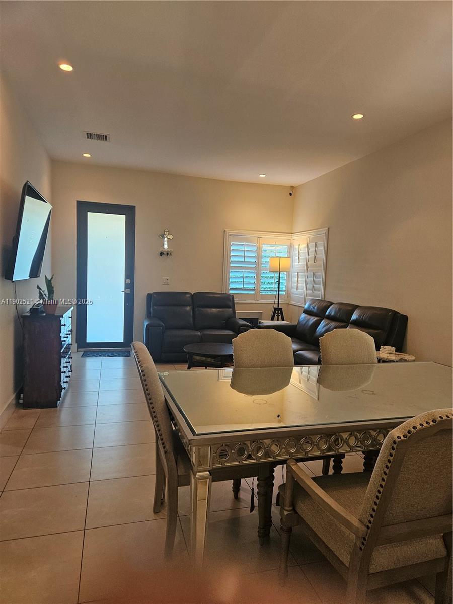 CORAL WAY PK SEC D - Residential