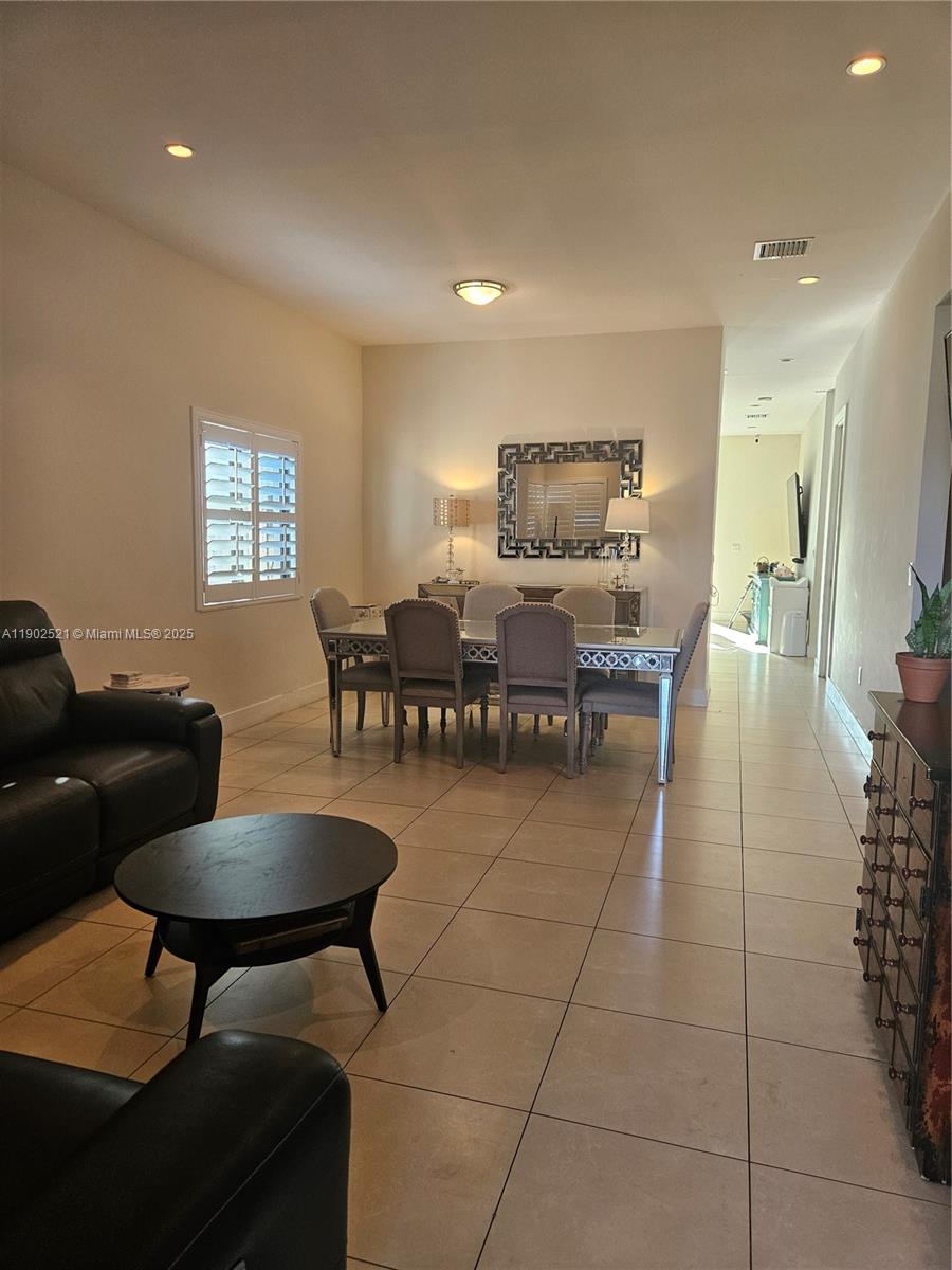 CORAL WAY PK SEC D - Residential