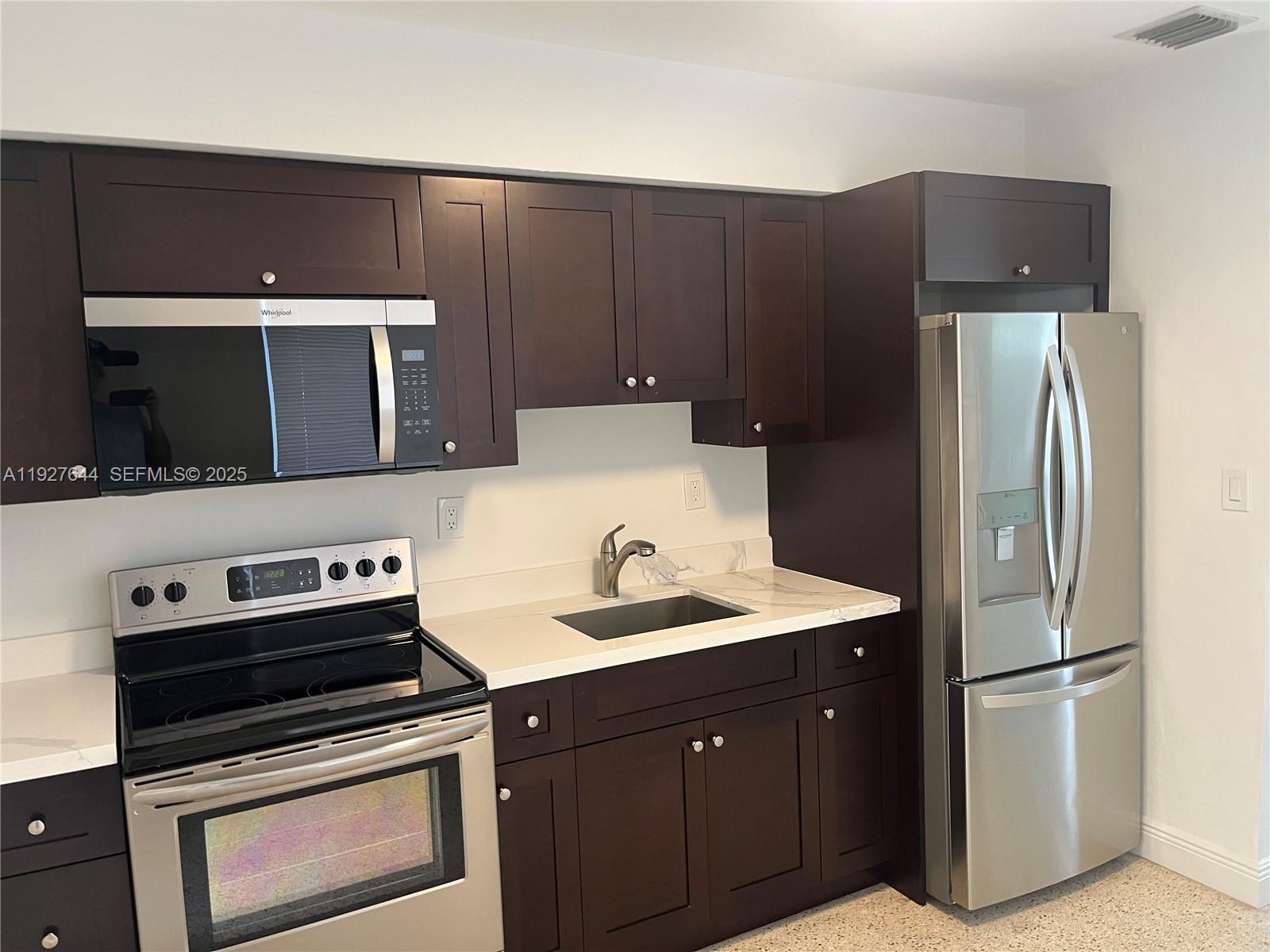 TOWN OF HIALEAH 1 ADDN AM - Residential Lease