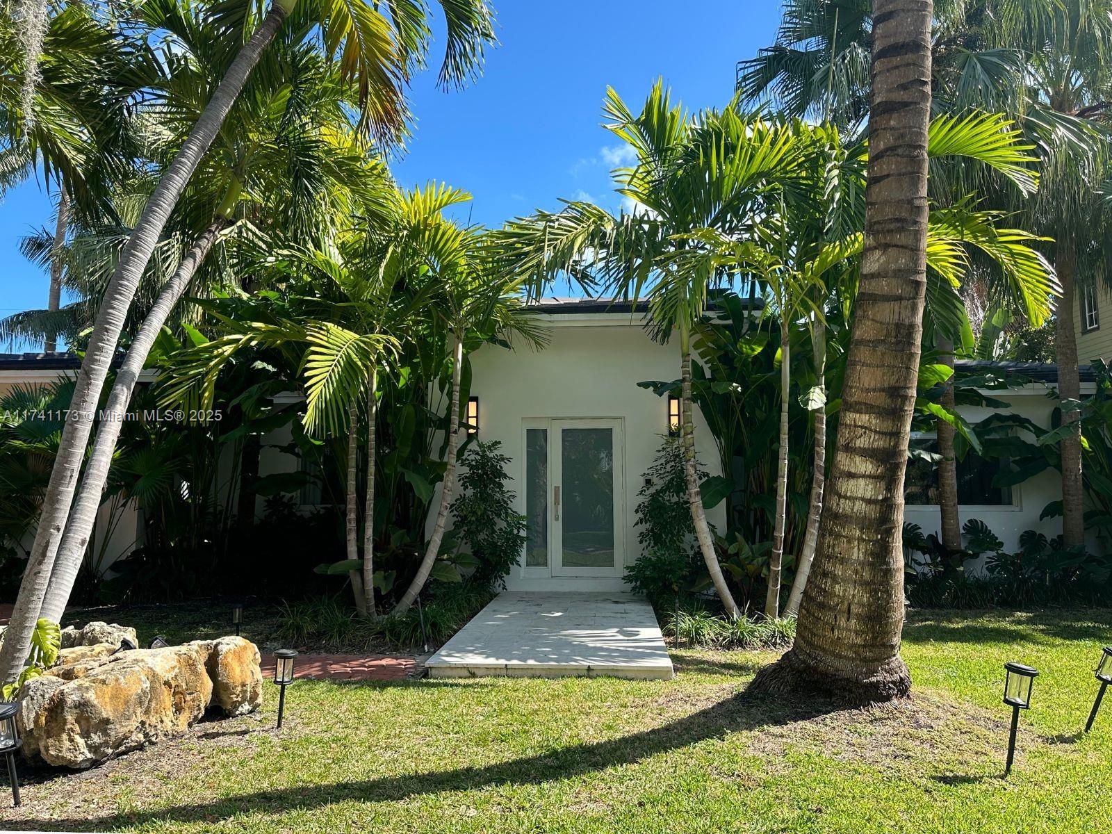 TROPICAL ISLE HOMES SUB 1 - Residential